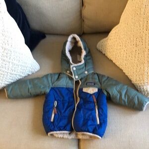 Patagonia Reversible Tribbles Jacket superior blue 12-18 months